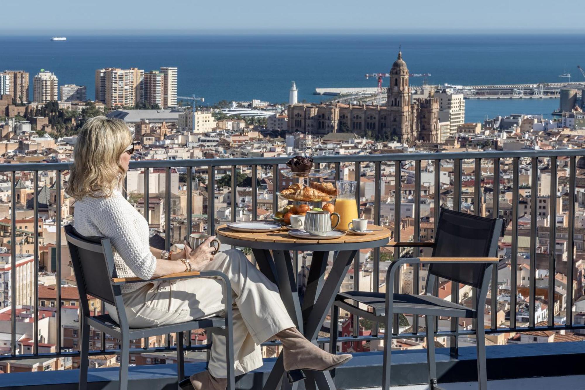 Malaga Skyline 1 Pool & Parking Free Apartment Exterior photo